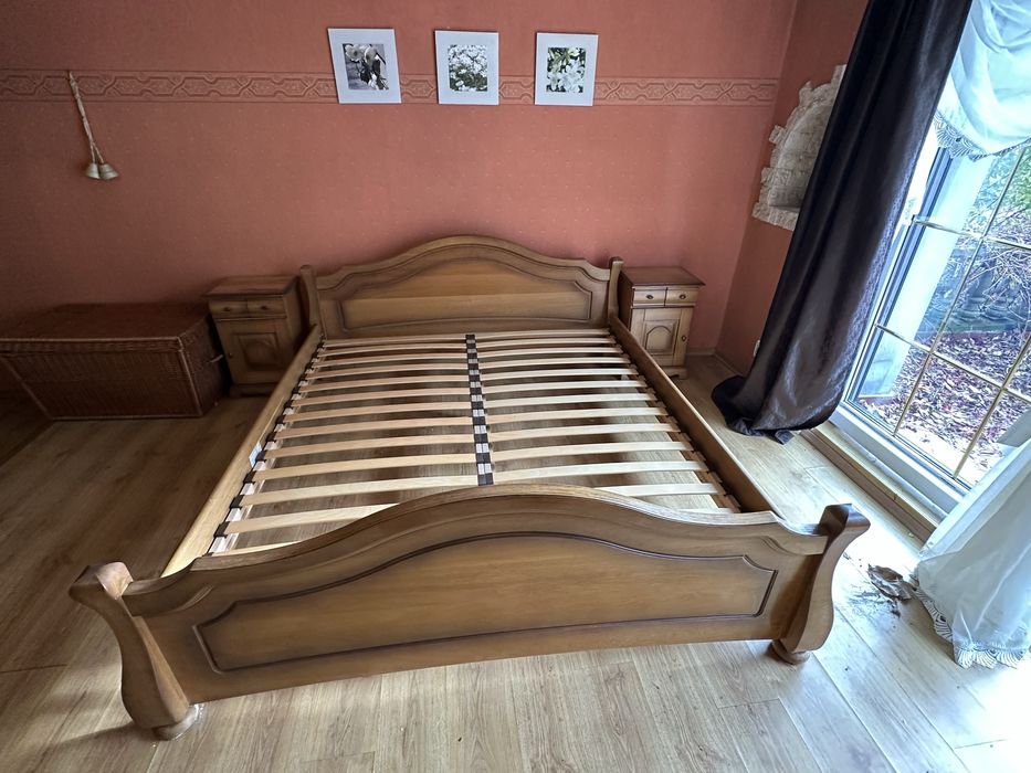 Stylowa sypialnia z drewna dąb