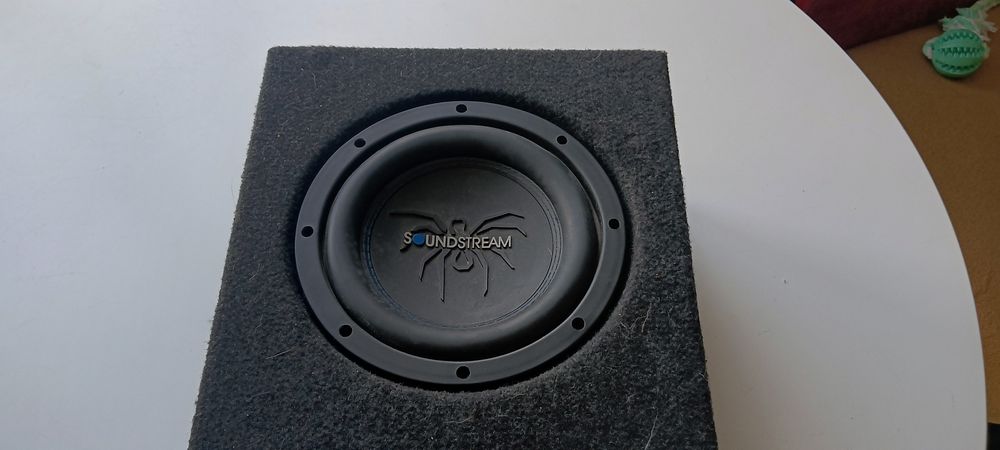 Subwoofer soundstream car audio