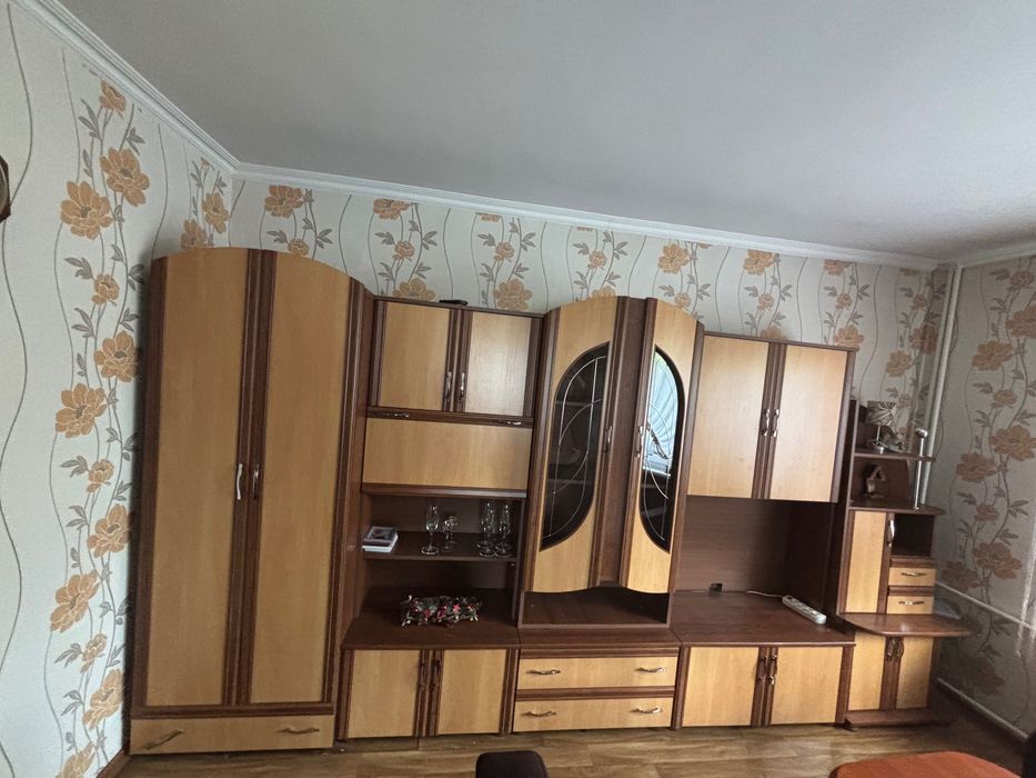 Meblościanka z witrynami