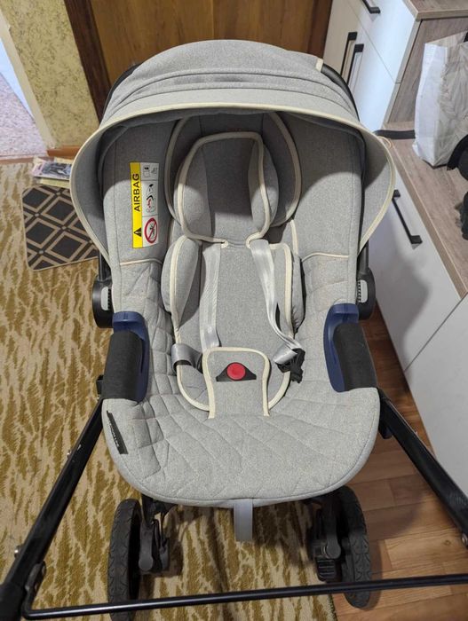 Продам коляску, автокрісло, люльку Britax
