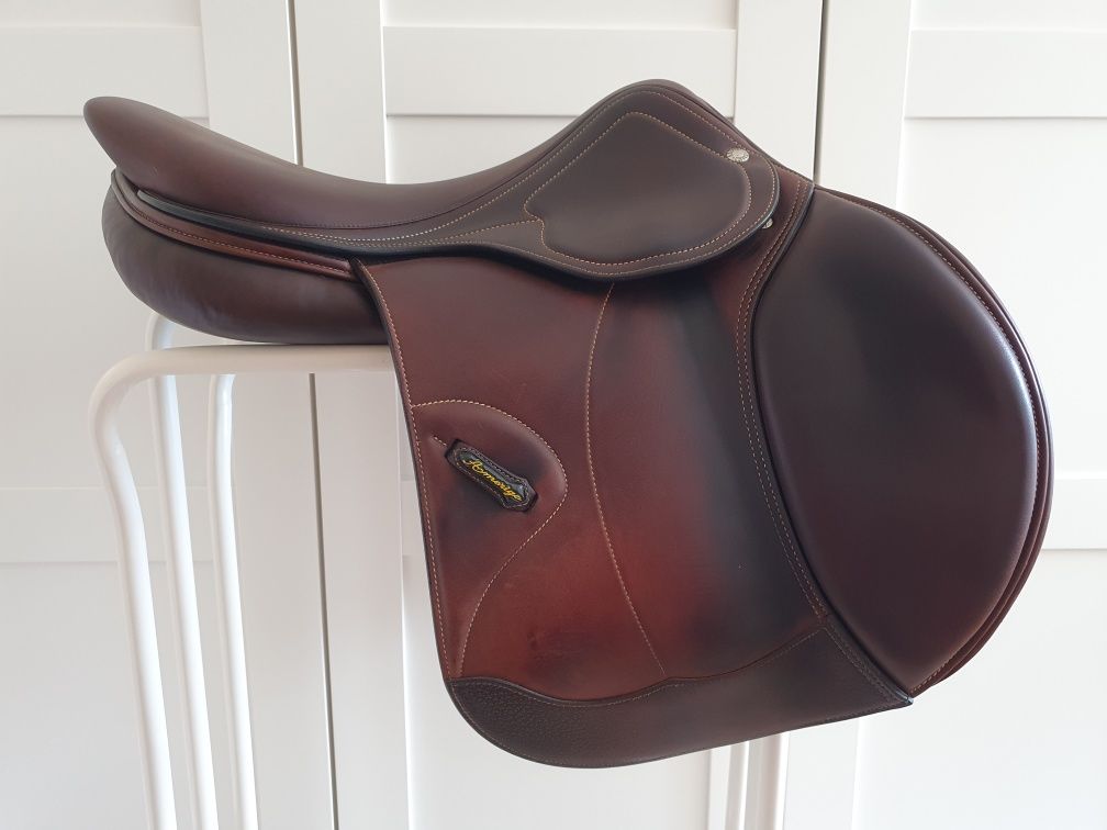 Amerigo CC Professional Pinerolo. Siodło skokowe. Wełna.