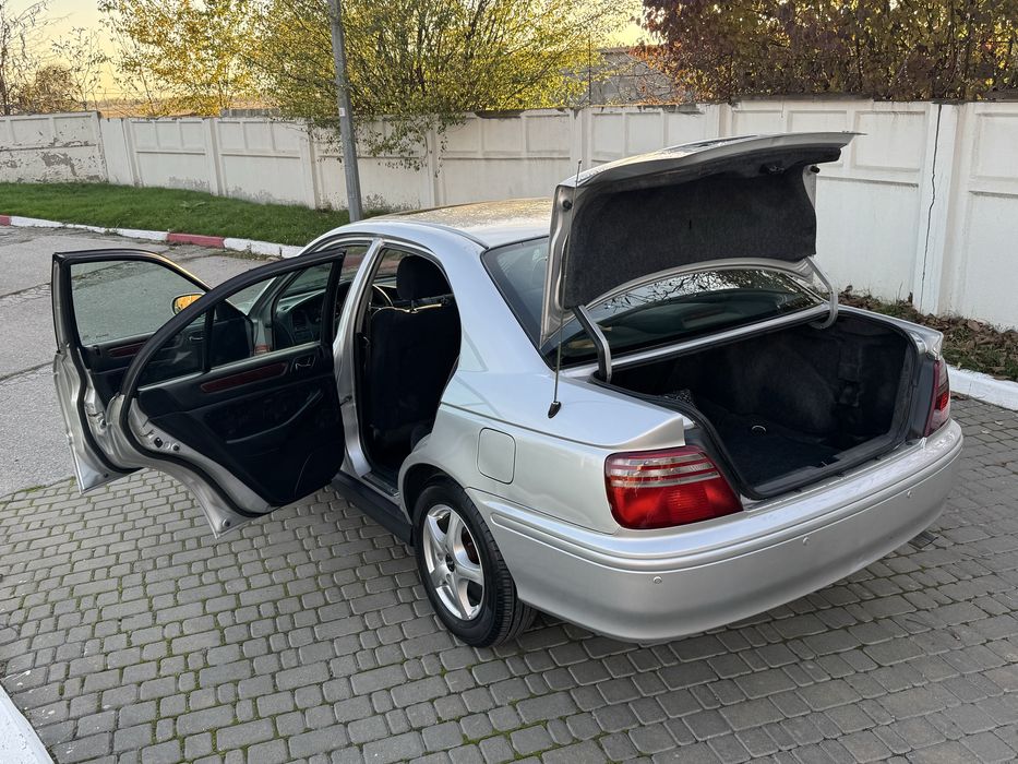 Продам Хонду Акорд 1.8 механика Срочно!