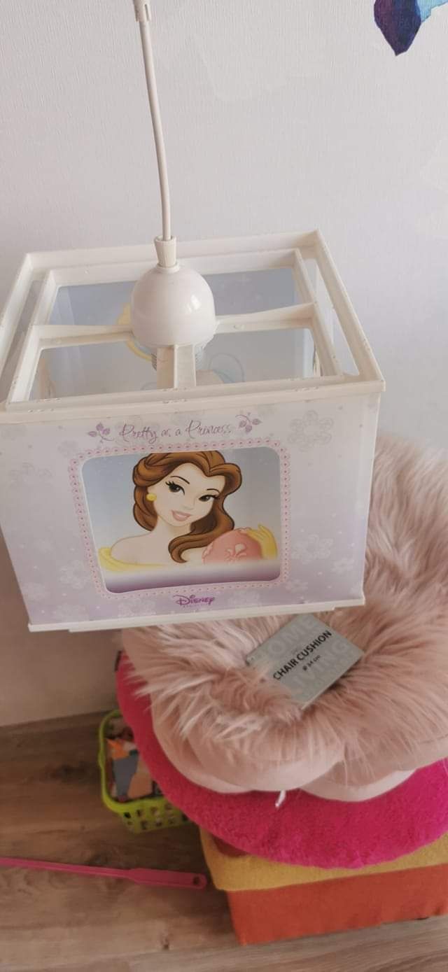Lampa wisząca do pokoju dziecięcego
