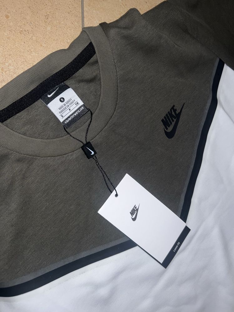 Komplet nike tech fleece krotkie spodenki