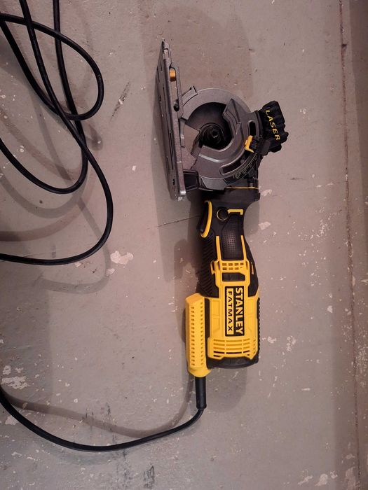 Multi pilarka do cięcia Stanley Fatmax 650W FME380