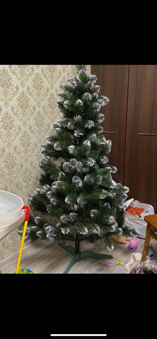 Ялинка штучна засніжена