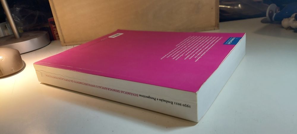 Dinâmicas Demográficas e Envelhecimento da População Portuguesa (2014)