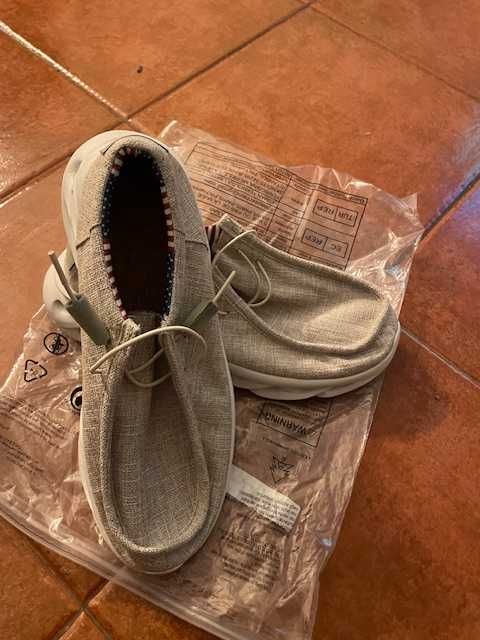 "Novos" Sapatos Casual