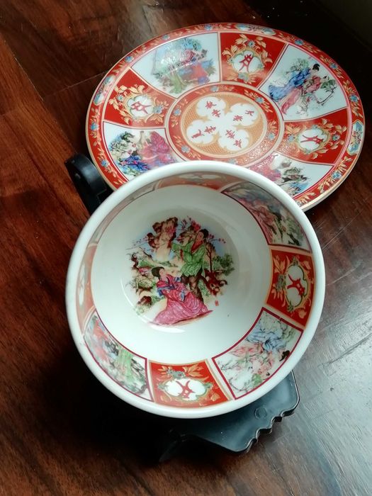 Conjunto de Prato e Taça em louça chinesa