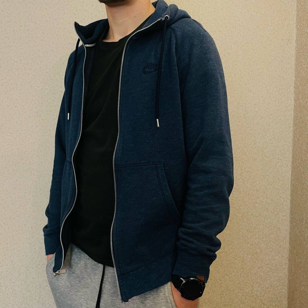 Кофта Nike на молнии