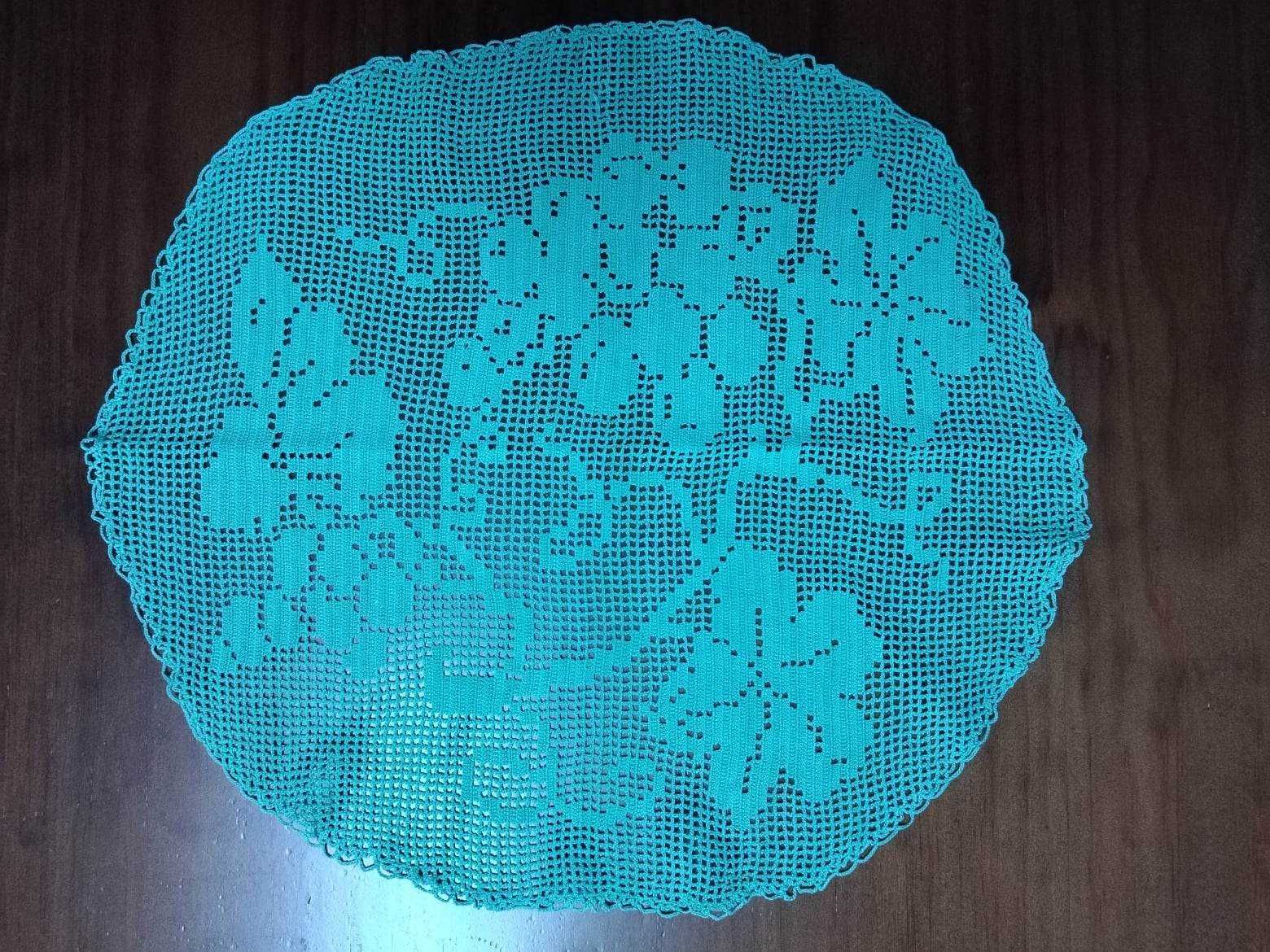 Napreron de croché em linha verde fininha