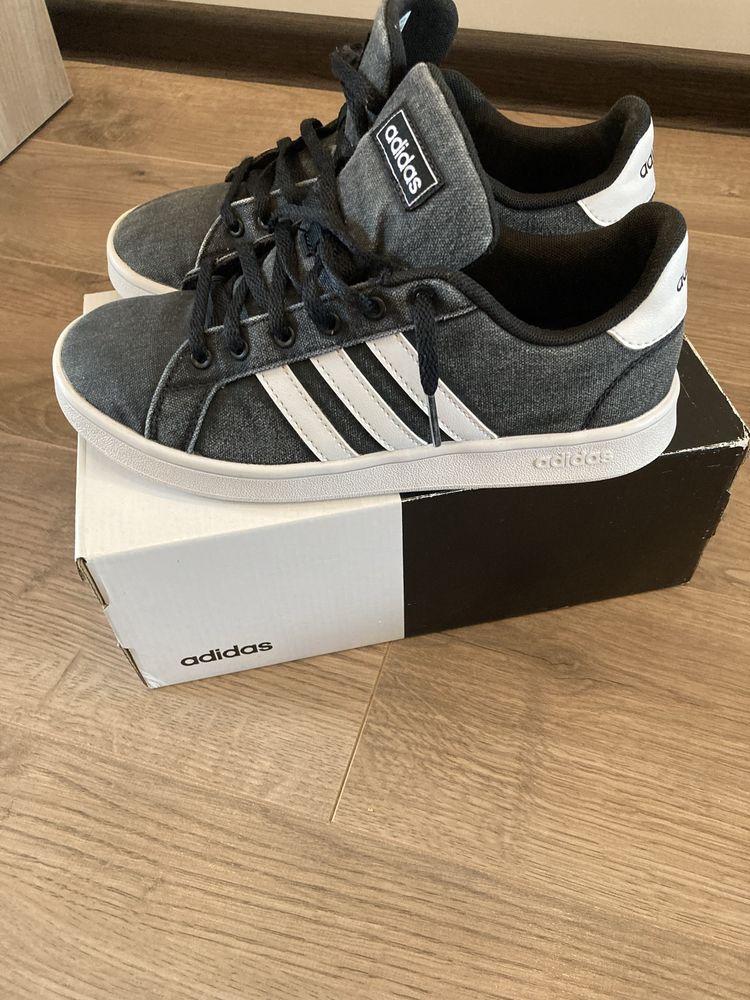 Кросівки,кеди adidas(ориг)