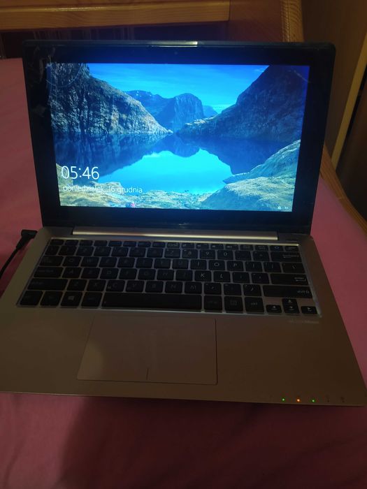 Laptop Asus x202e