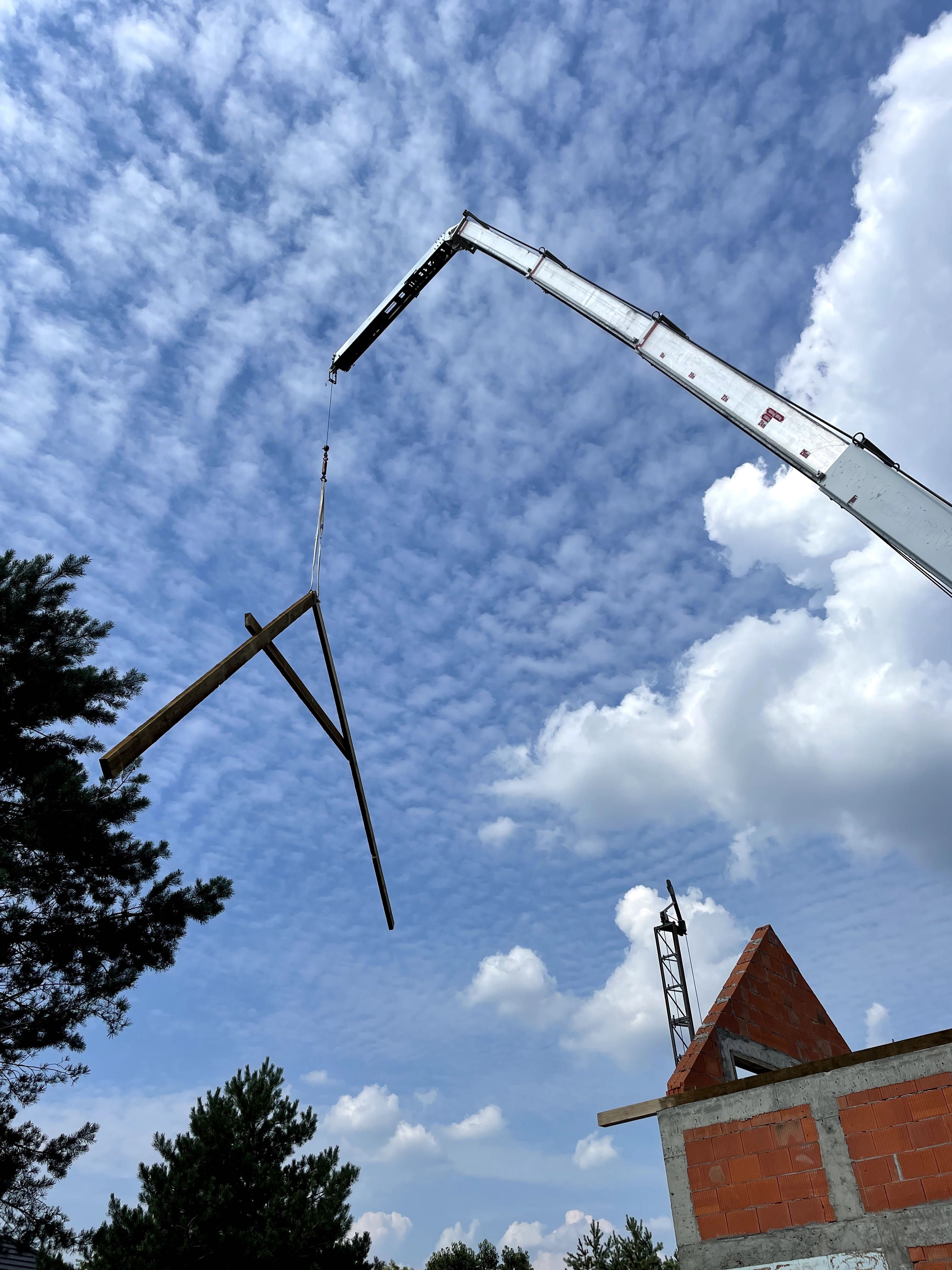 Dźwig dekarski Ciesielski budowlany zwyżka wynajem