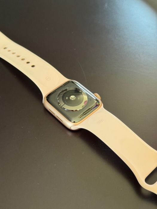 Apple Watch 4 40 mm - GPS + Cellular - GRATIS dodatkowy pasek i etui
