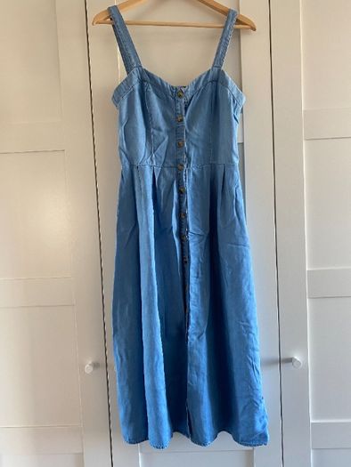 Jeansowa niebieska sukienka Bershka
