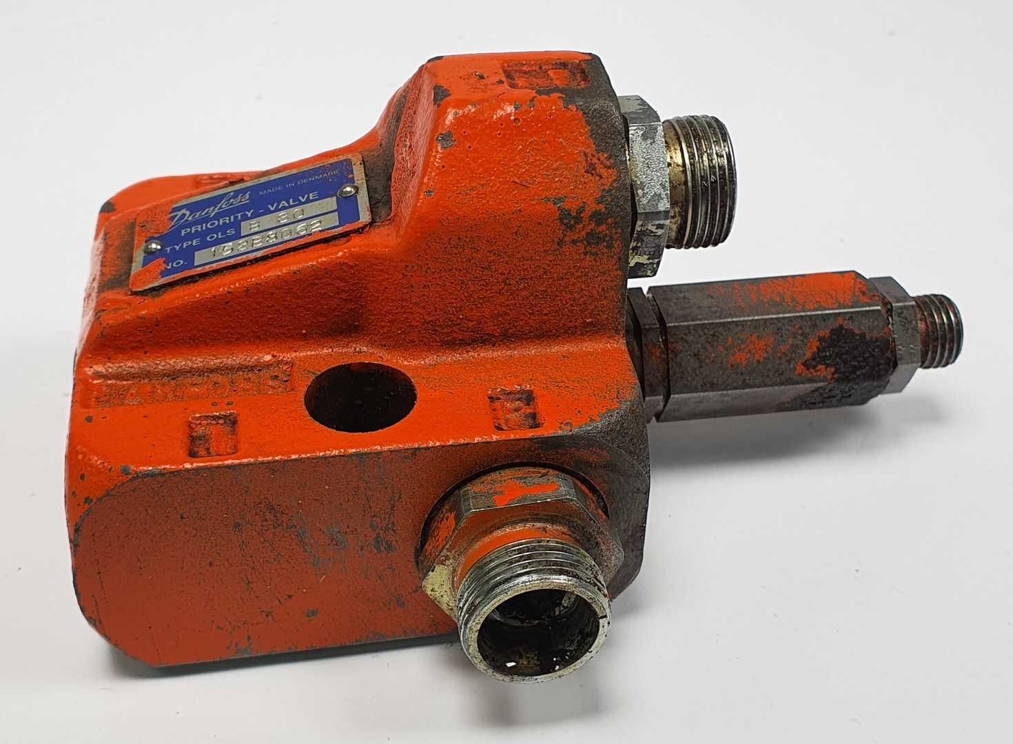 Zawór priorytetowy hydrauliczny Danfoss OLS B80 Schaeff SKL 831