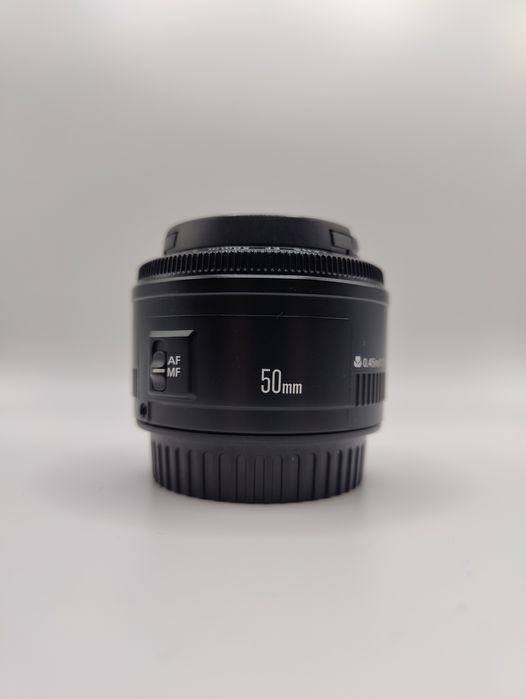 Câmara fotográfica Canon EOS 70D + Lente Canon EF 50mm f/1.8 II