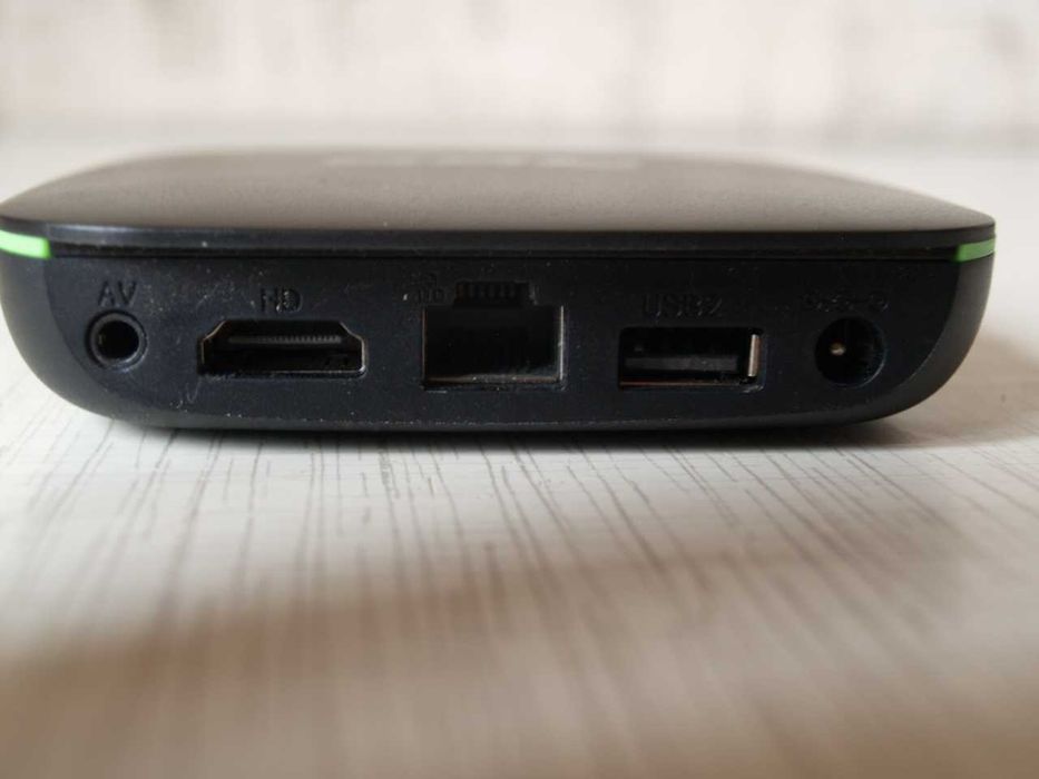 Продам НОВУ SMART приставку TV Box R69  mini 2 Gb/16 gb