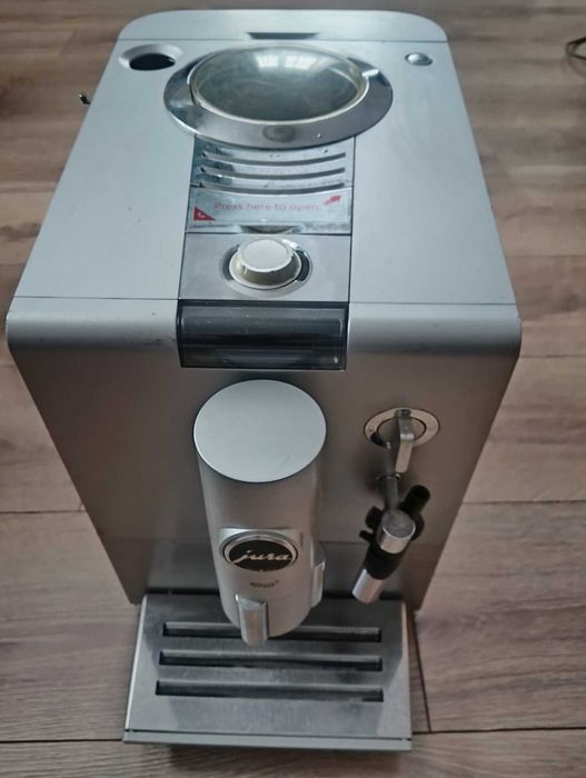 Продається кавова машина JURA.