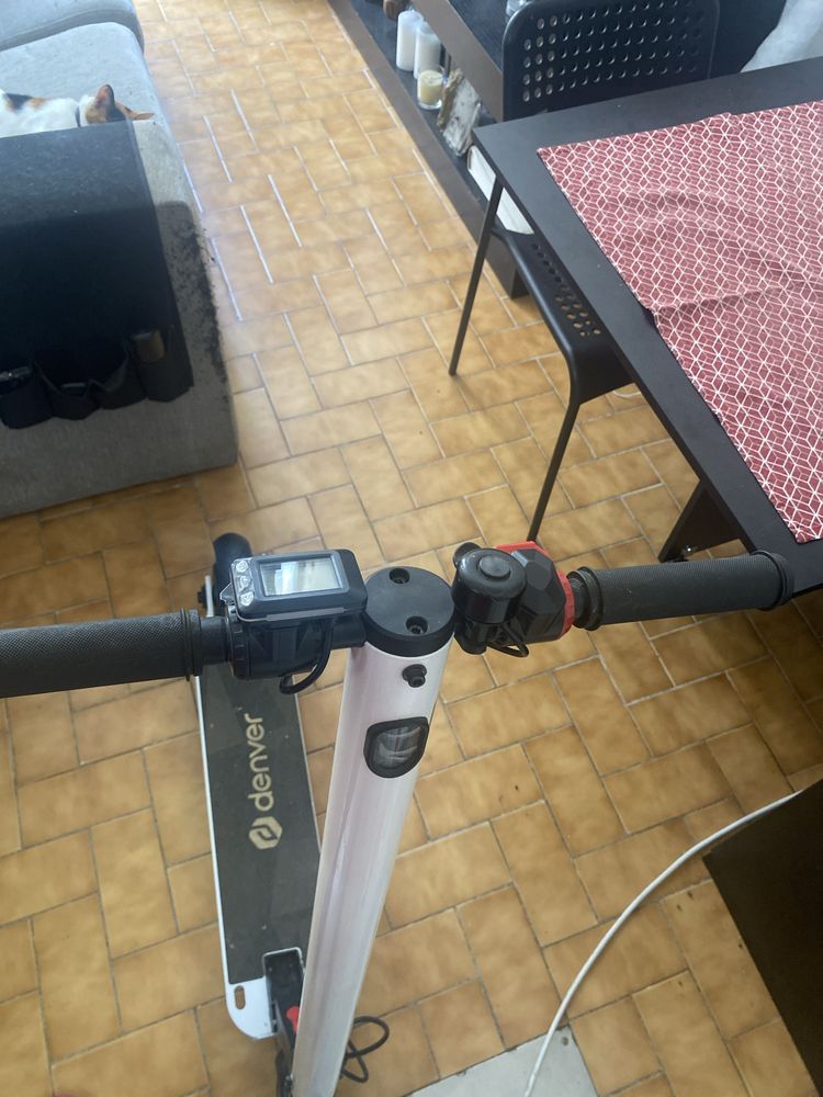 Trotinete elétrica DENVER branca