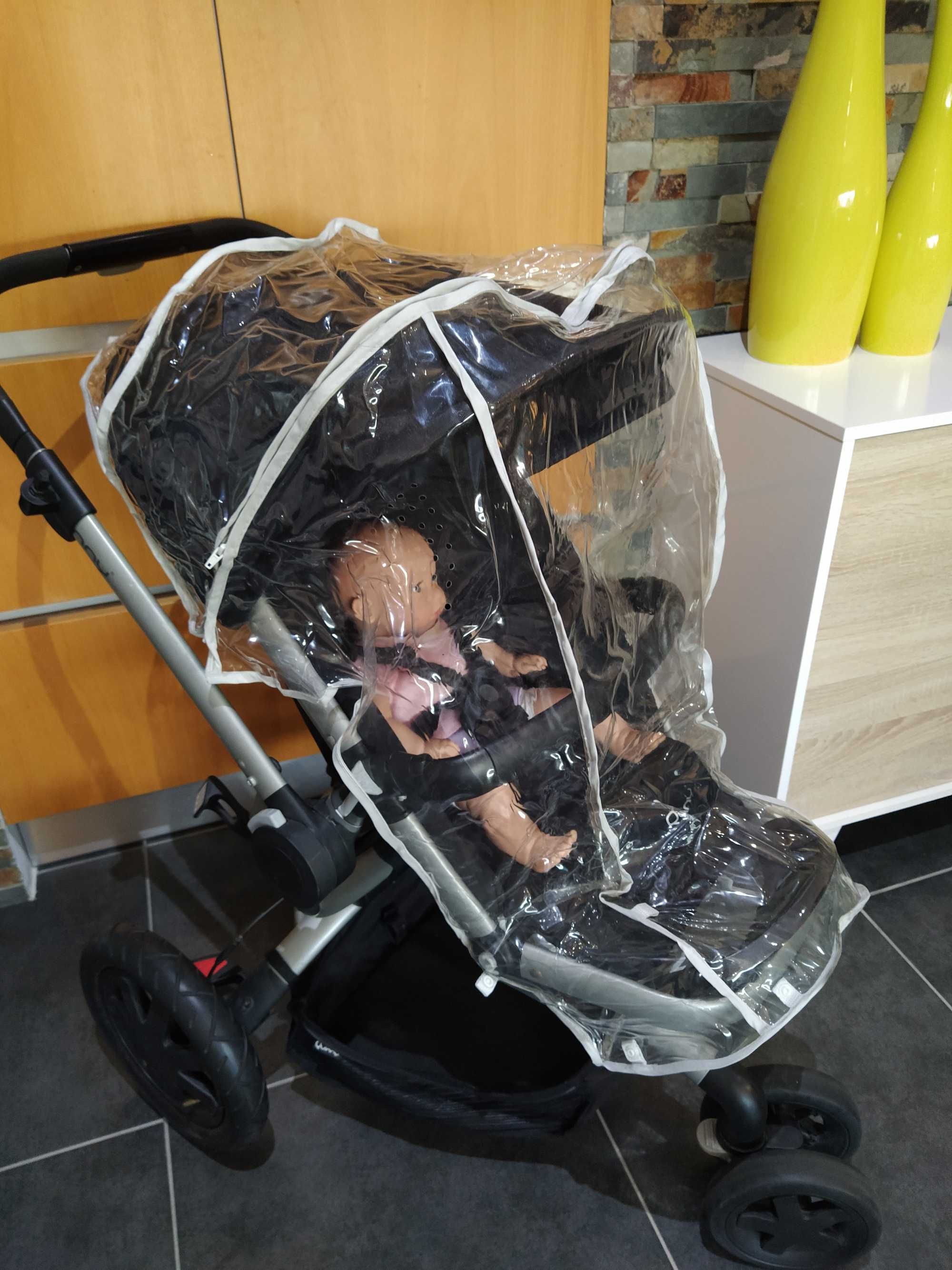 Carrinho e ovo de bebé