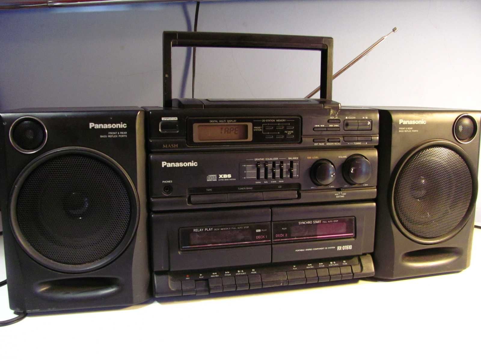 Radiomagnetofon kasetowy z  odtwarzaczem CD Panasonic RX-DT610
