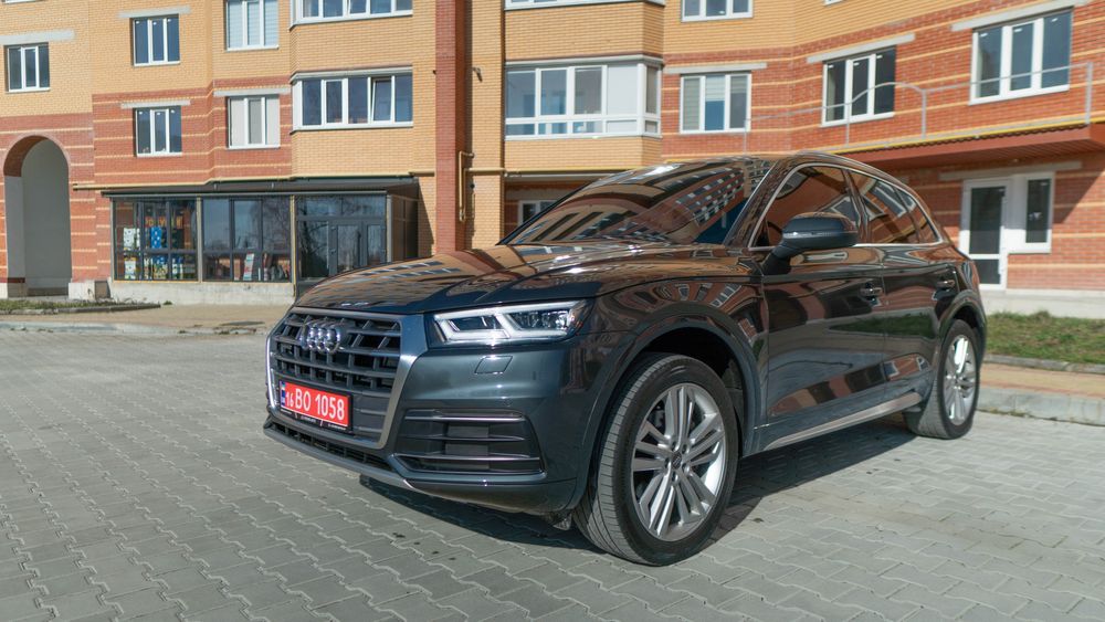 Audi Q5 автомобиль