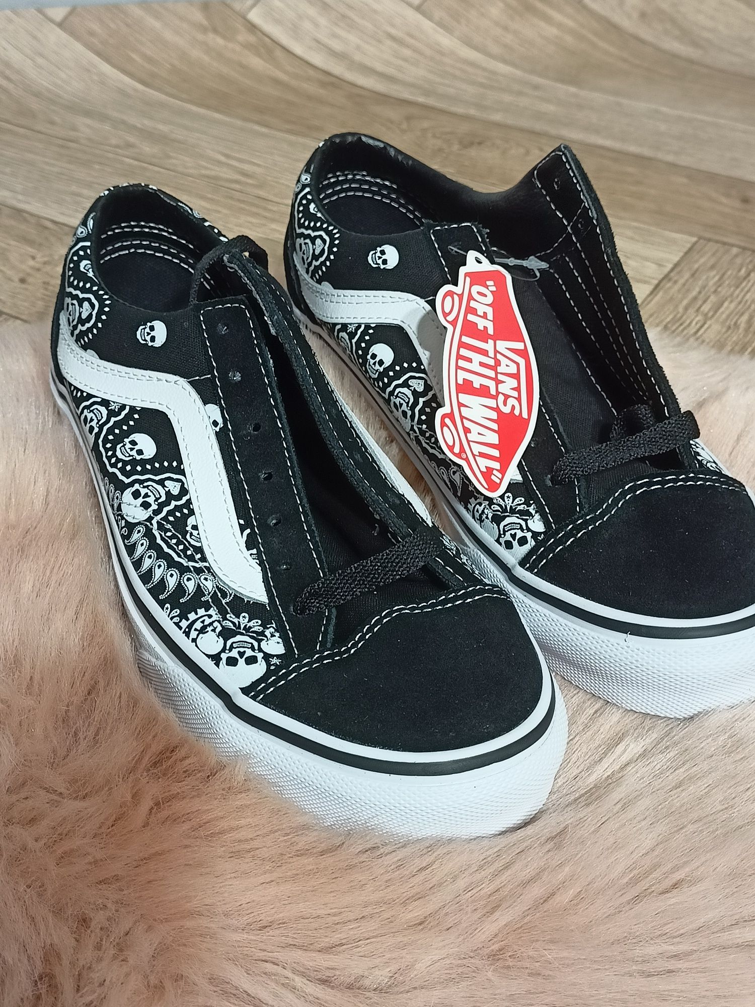 Vans 36,5 czarno białe sneakersy czacha