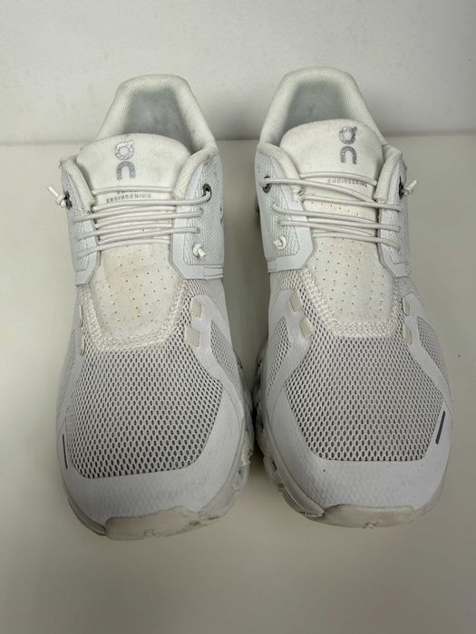On Running Cloud białe r. 42 (Używane)
