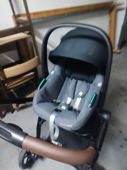 Carrinho Bebe trio Zelia Maxicosi