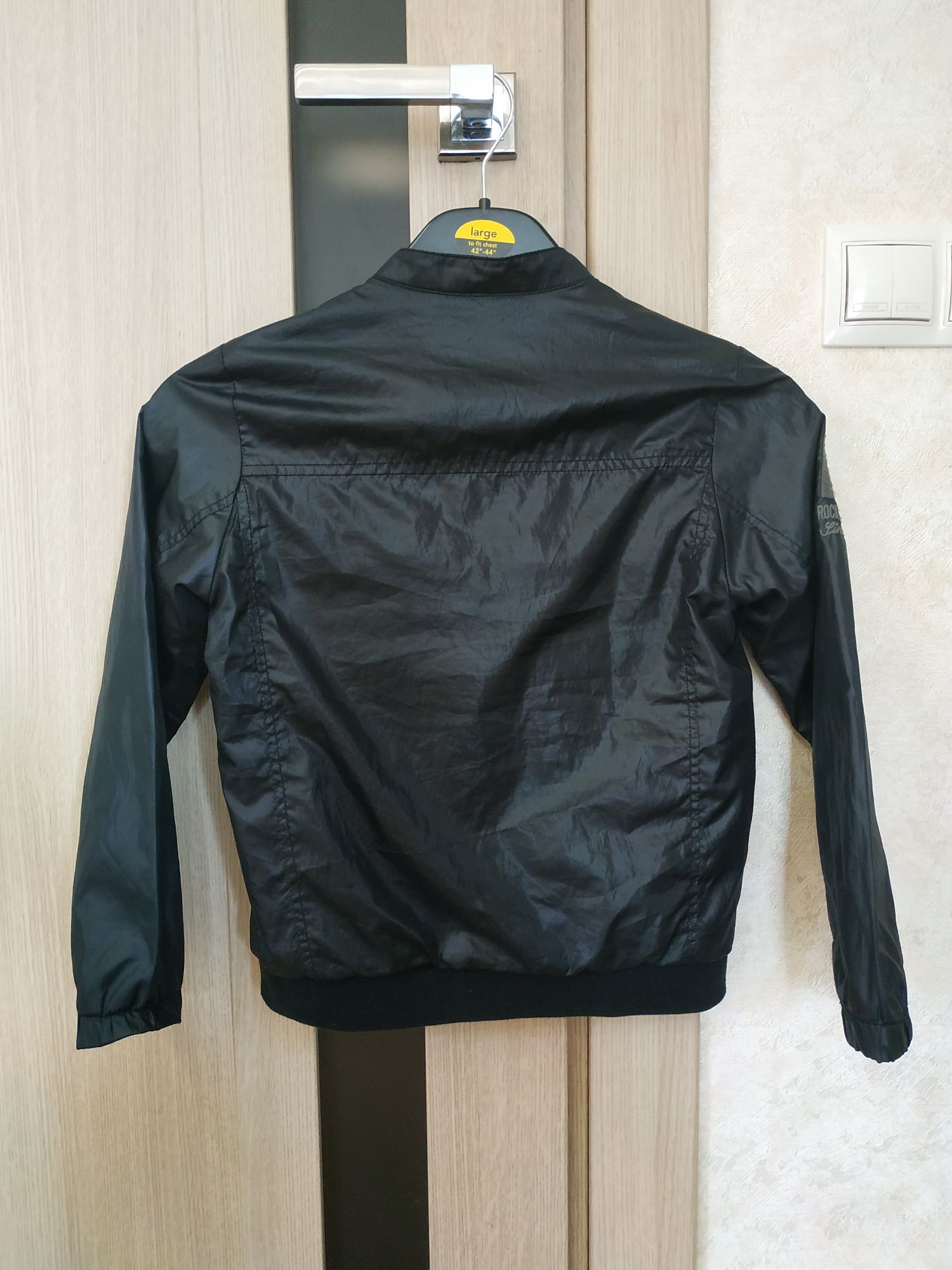 Легка куртка, ветровка для хлопчика р.128