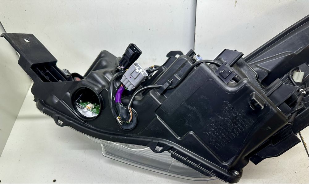 Фара правая Subaru Forester wilderness sk 2023 2024 рік full led дхо