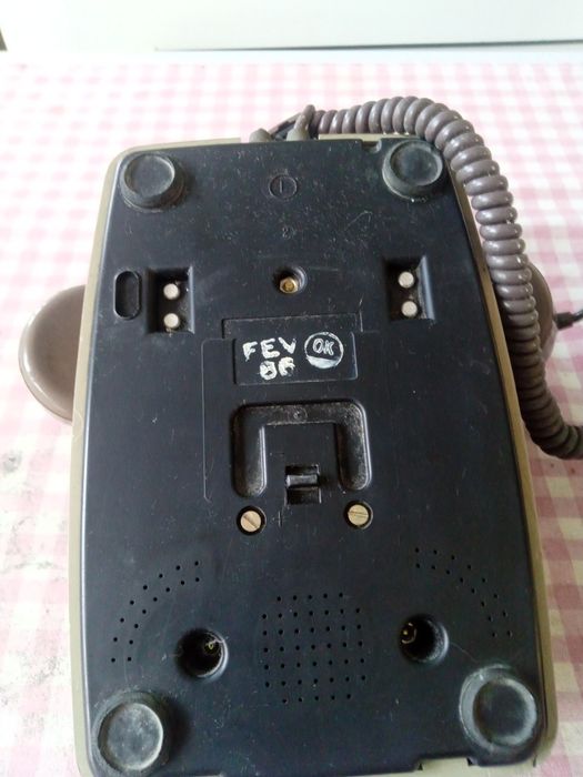 Telefones muito antigos