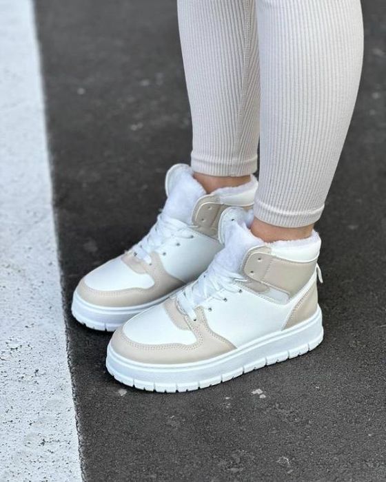 Зимові хайтопи кава з молоком