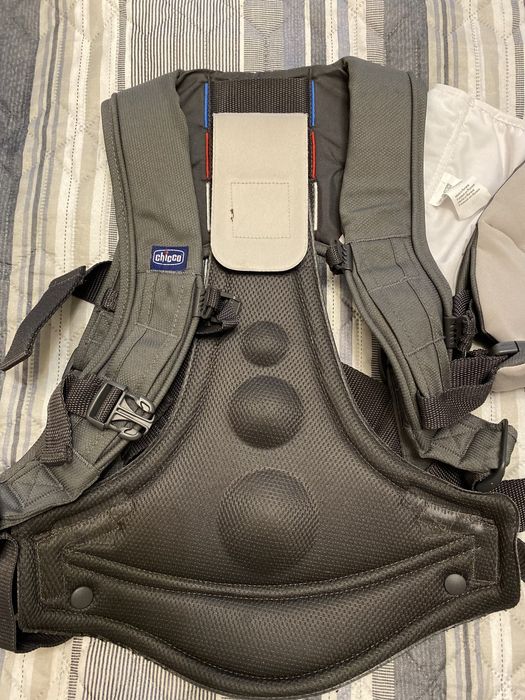 Дитяча переноска Chicco Close to You — 700 грн