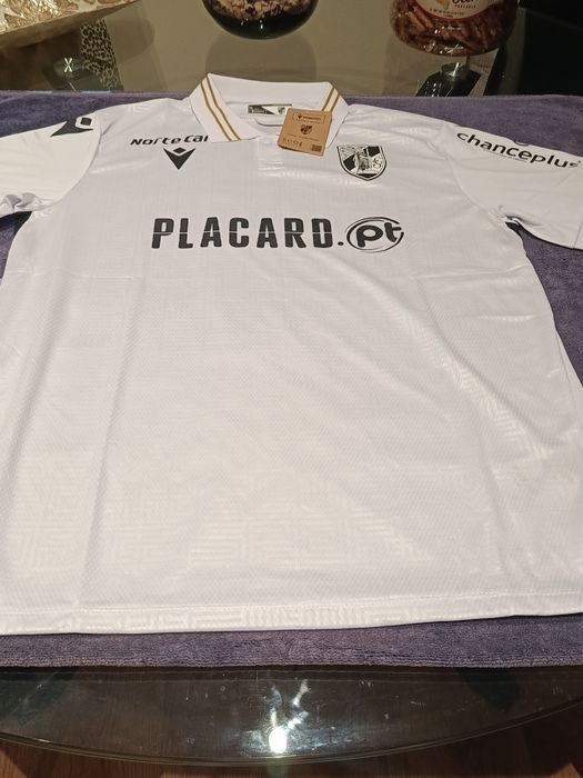 Camisola principal Vitória época 24 25
