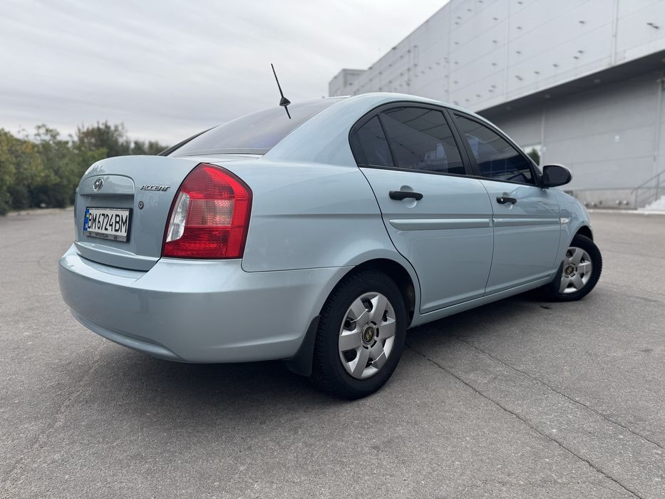 Хундай акцент третього покоління Hyundai Accent 2008