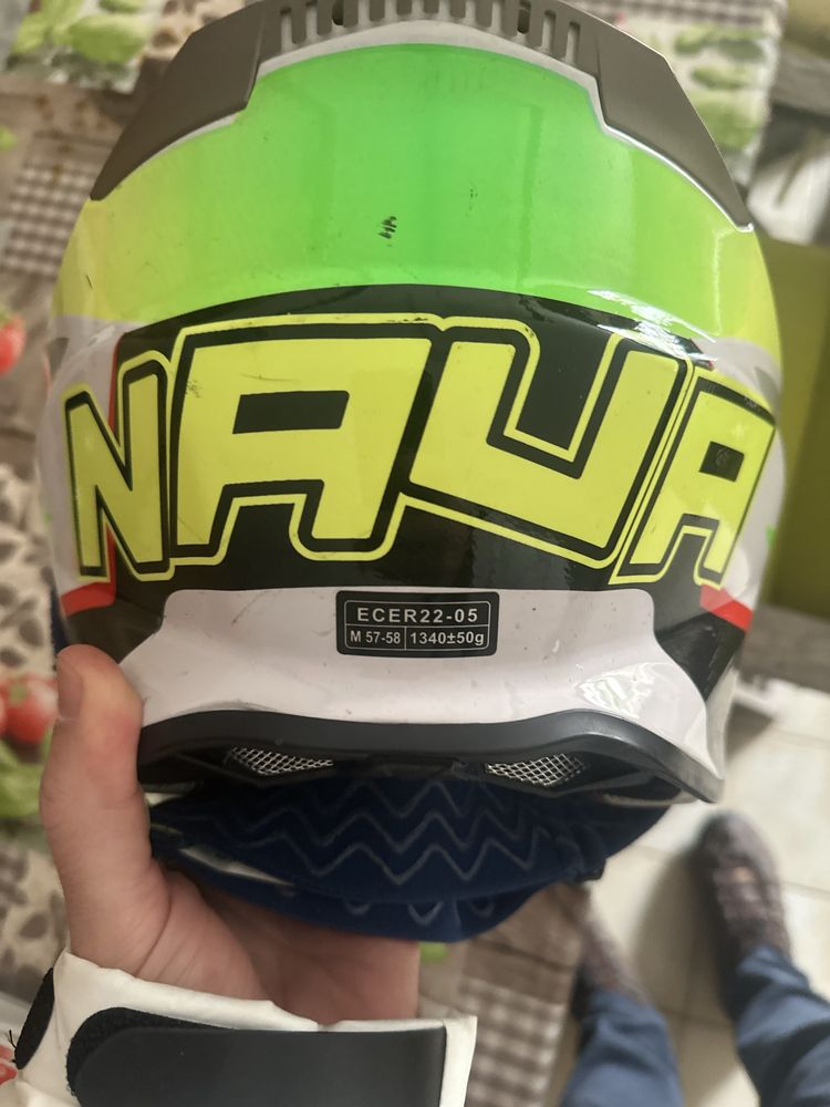 Capacete enduro com 10 horas de uso