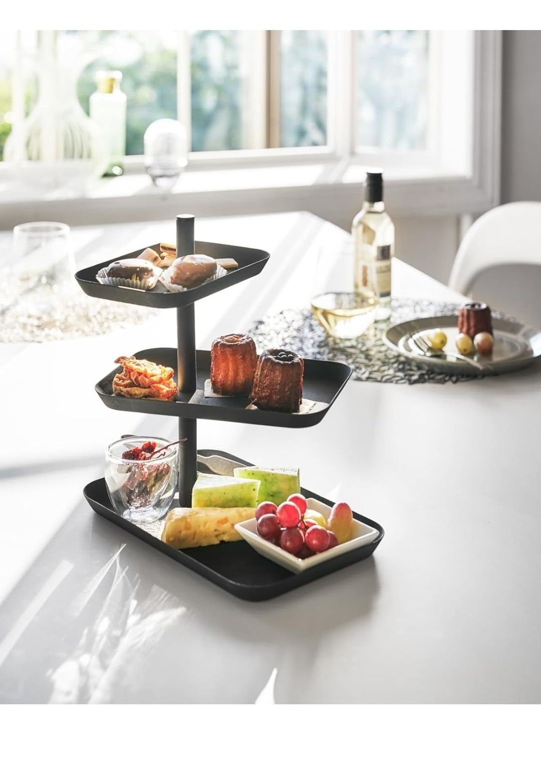 Yamazaki 4281 Stojak na ciasto TOWER z 3 poziomami, czarny