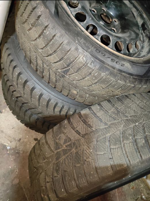 Шини на дисках 205 60 r16, vw, ковпаки