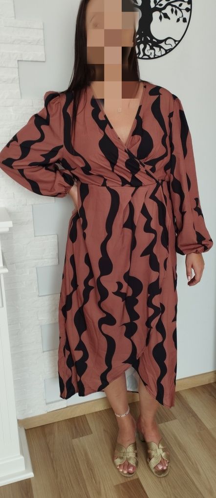 Elegancka brązowa sukienka midi L/40