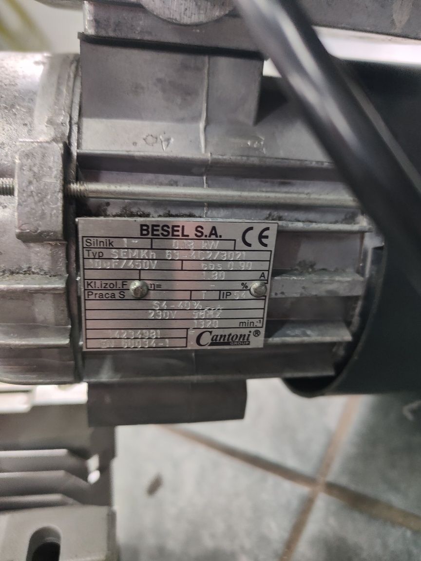 Przekładnia z silnikiem 0.18kW do pieca z podajnikiem ślimakowym