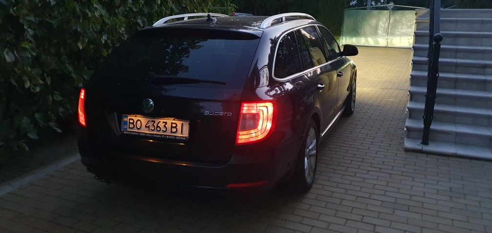 Шкода суперб (Skoda Superb) 2012 р.в.,