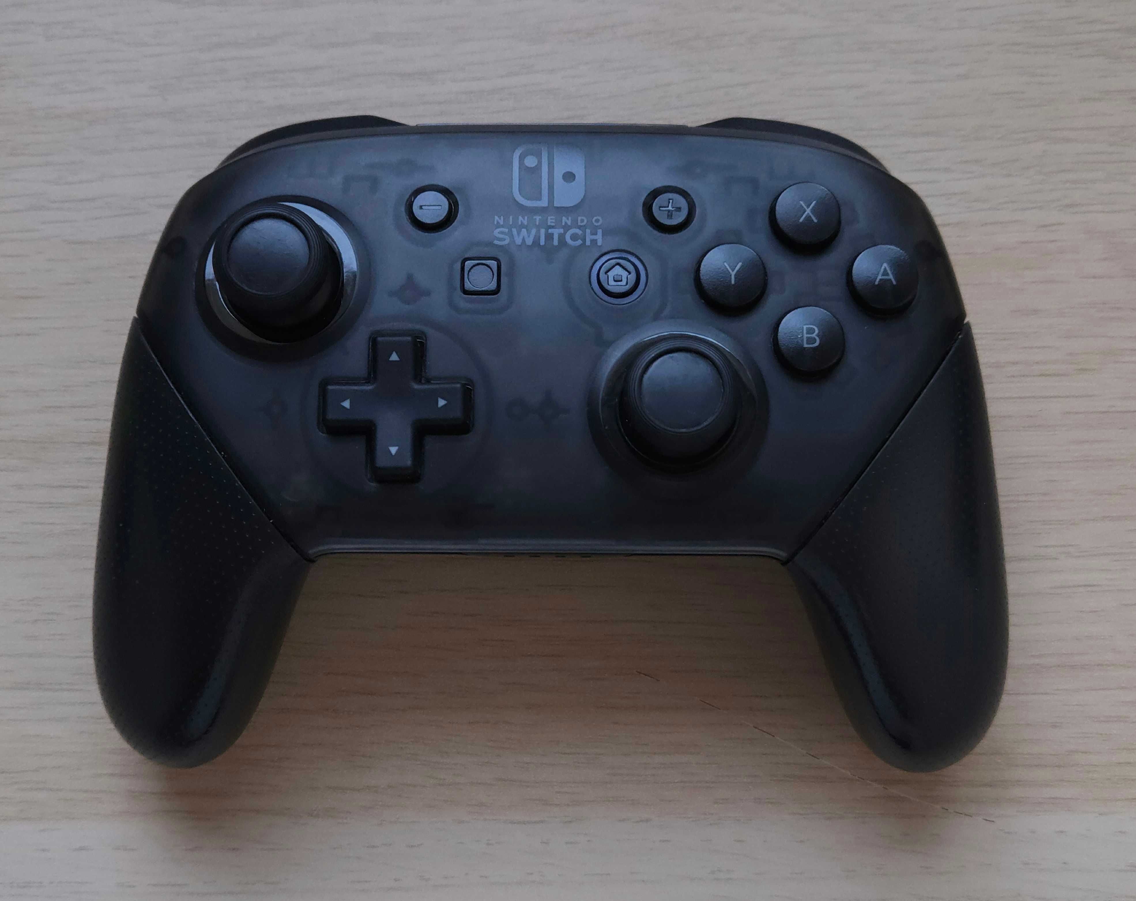 Nintendo Switch Pro Controller używany pudełko i kabel