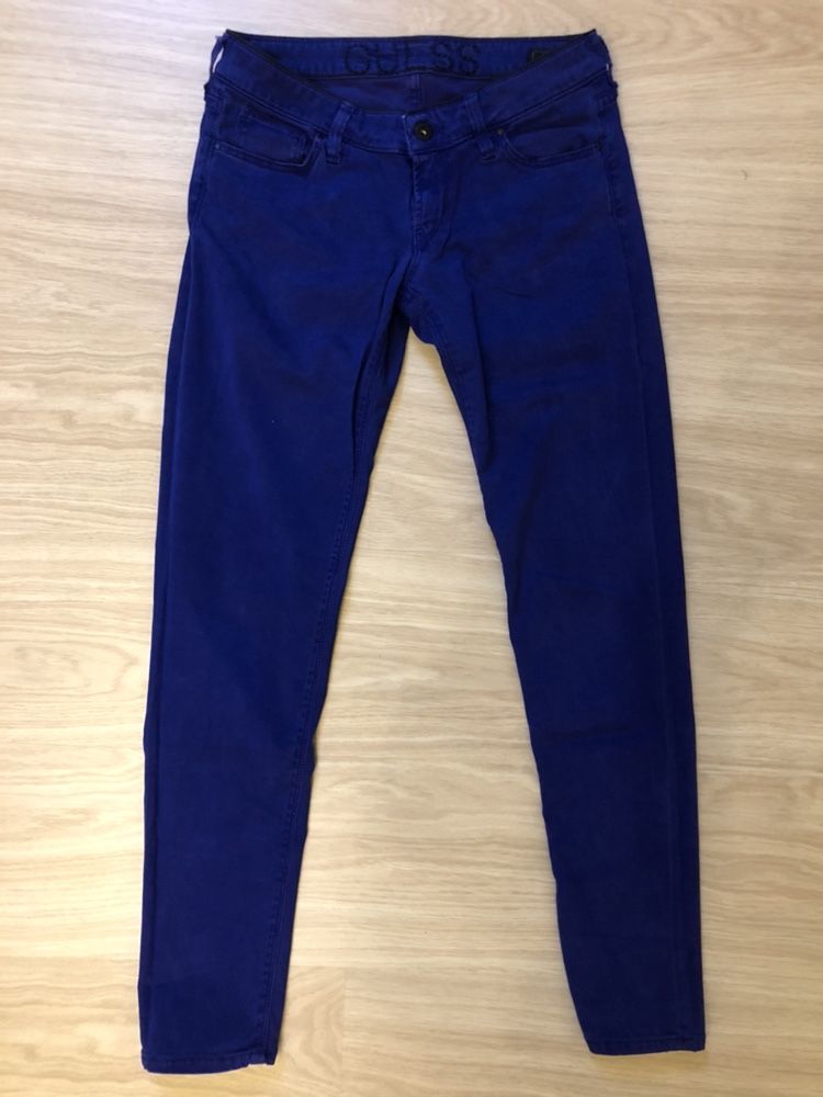 Spodnie damskie jeans Guess Beverly skinny chabrowe xs 26 rurki