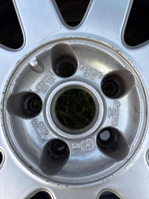 Felgi aluminiowe Audi 17” 7,5Jx17H2 et43 56,1mm