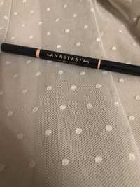 Kredka do brwi Brow definer odcień Taupe Anastasia Beverly Hills