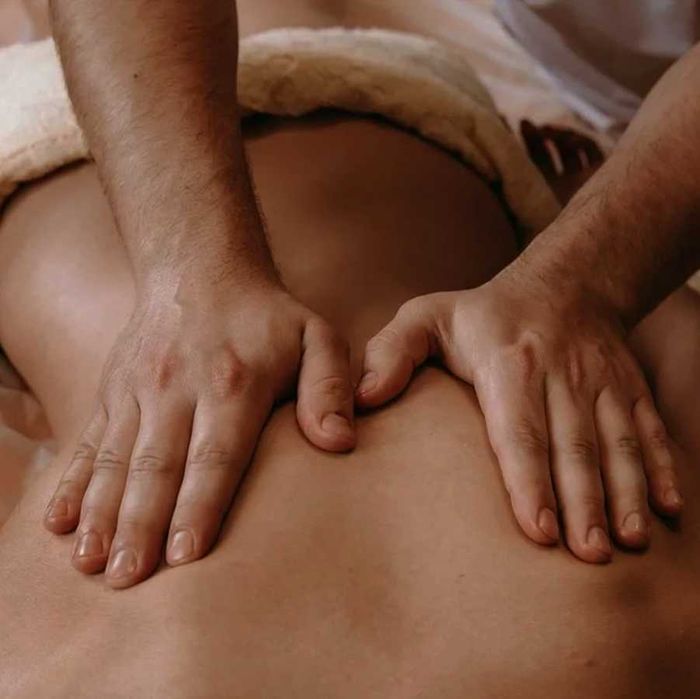 "Profesjonalny masaż leczniczy – wsparcie dla Twojego ciała"