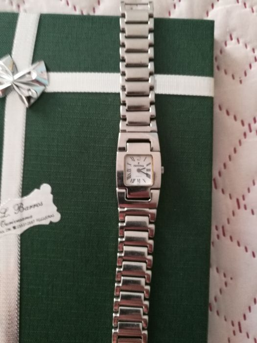 2 relógios de senhora swatch e festina
